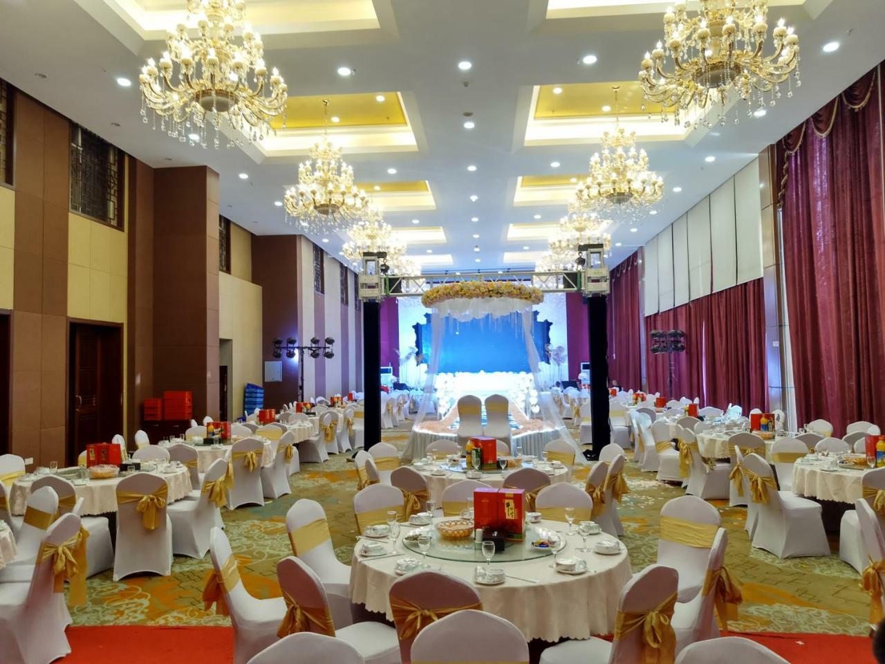 Beijing Gongmei Blue Peacock Business Hotel Pequim Exterior foto